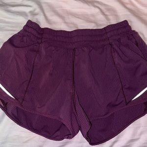 Purple hotty hot 2.5 lulu shorts